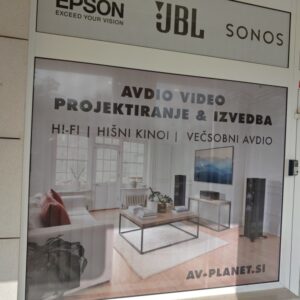 AVTO IN OKENSKE GRAFIKE